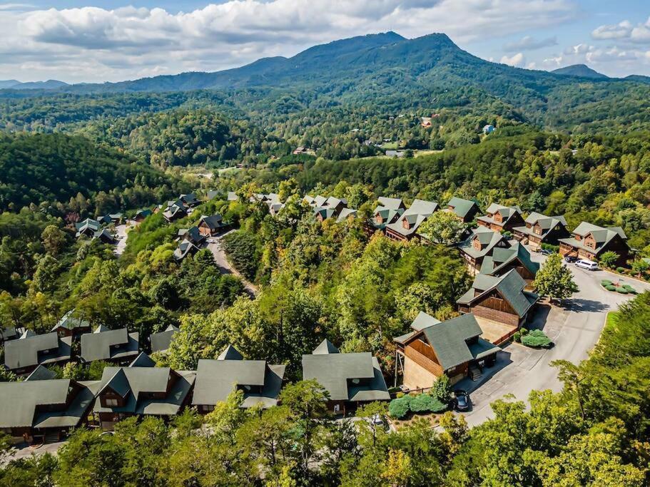 Cabin-N-Smokys! Indoor Resort Pool Views Hot Tub Game Room Sevierville Exteriör bild